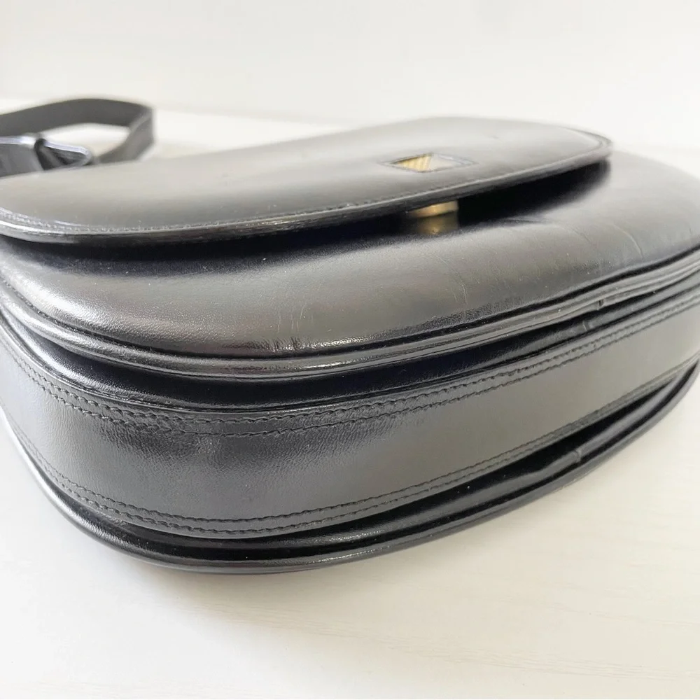 Bally black box calf leather vintage shoulder bag